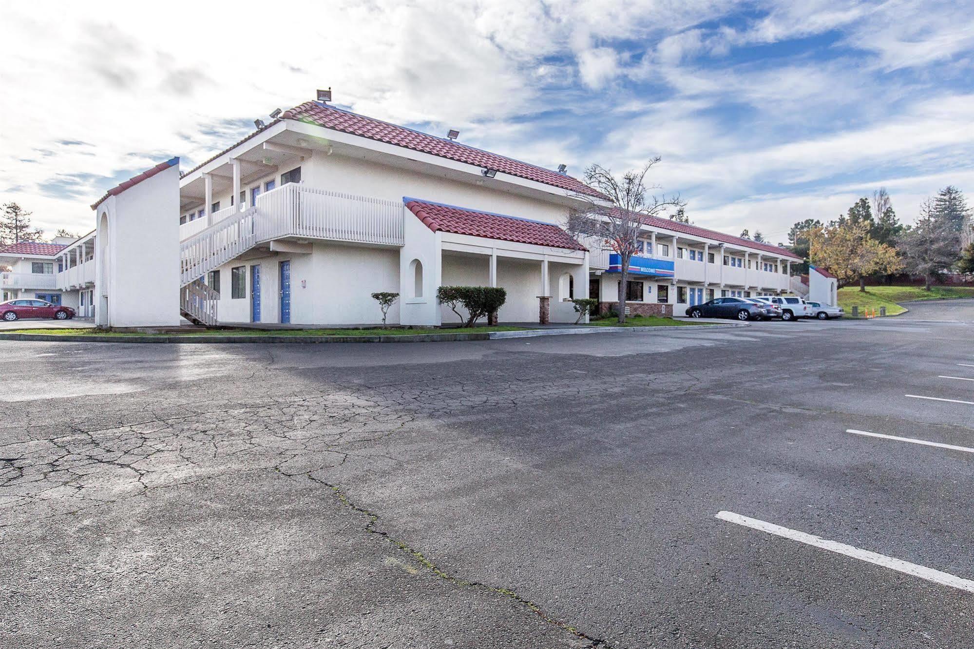 Motel 6 Vallejo - Maritime North Kültér fotó