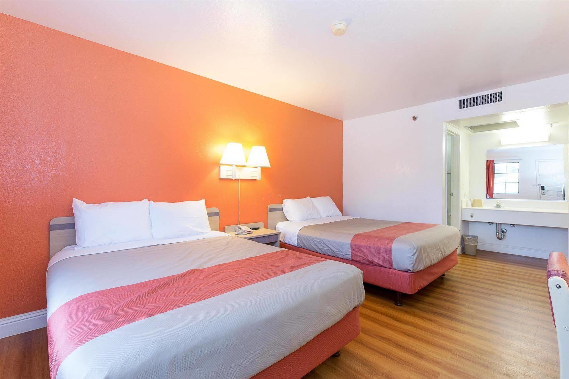 Motel 6 Vallejo - Maritime North Kültér fotó